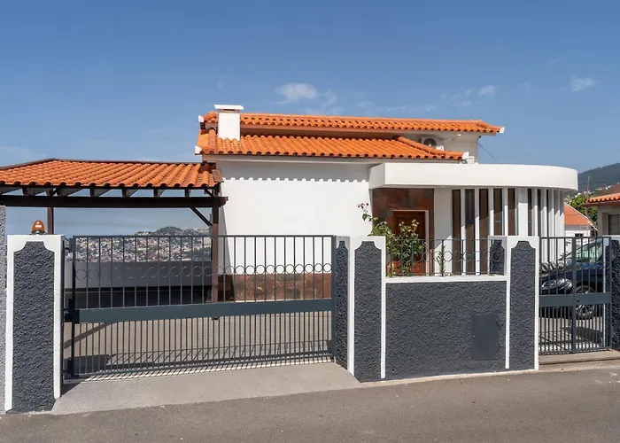 Valeria Villa Funchal (Madeira)